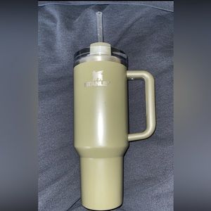 “Stanley Tumbler - Peat Moss”